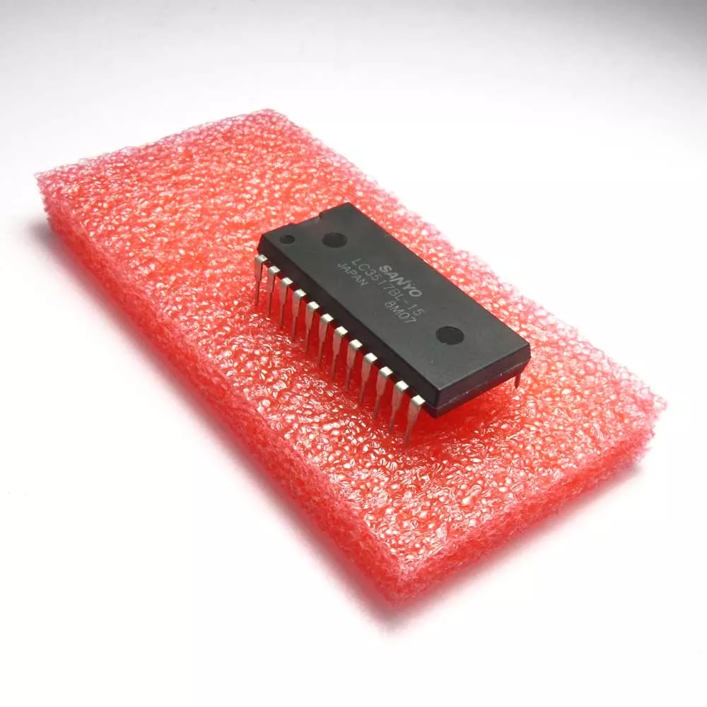IC LC3517BL-15 SRAM