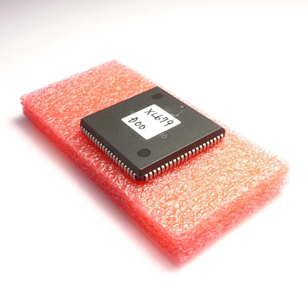 IC HD6475328CP10 V1.2 CPU SY85