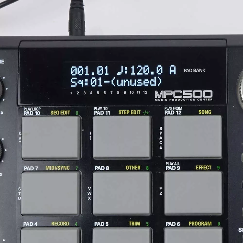23216-AKAI-MPC500 OLED weiss.webp